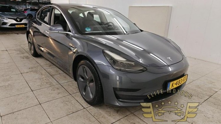 Tesla Model 3 Standard Range Plus RWD
