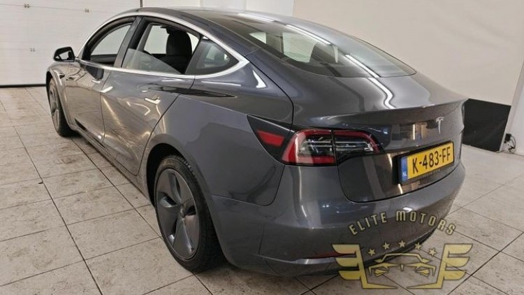 Tesla Model 3 Standard Range Plus RWD