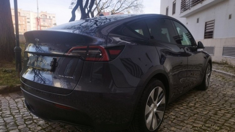 Tesla Model Y Long Range Dual Motor AWD